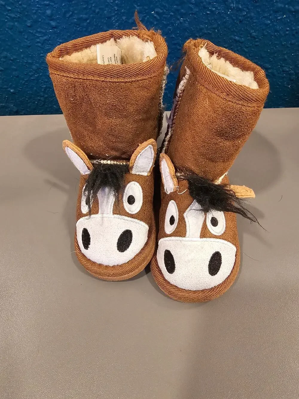 Kids LazyOne horse Slipper Boots – Size 4-5 – Brown Animal Character